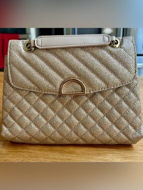 Accessorize Gold Metallic Quilted Chain Handbag – Excellent Condition